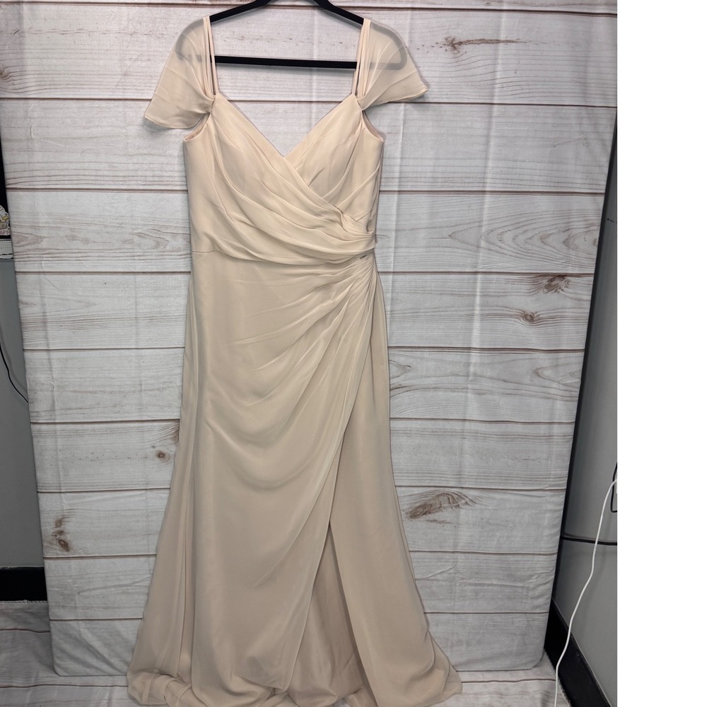 Lazaro Mel 32328 Cashmere Chiffon V-Neck Ruched Bridesmaid Gown Dress 12